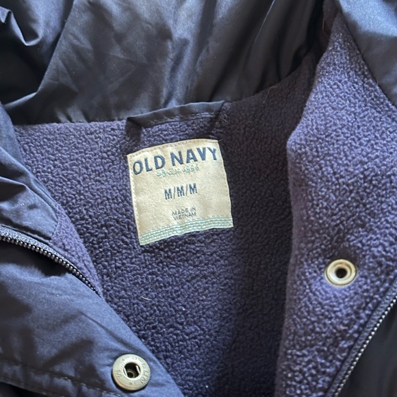 Old Navy Fleece Lined Puffer Vest Size M - Picture 2 of 3